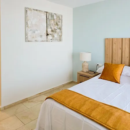 아파트 Ocean Vista Elegant Two Bedroom Duplex With Sea Views From Terraces Great Location In Mar 팔름-마르