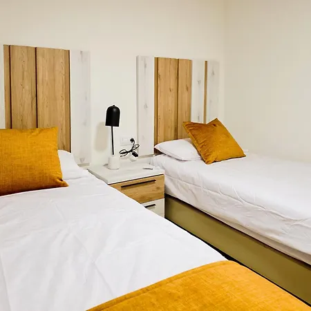 Ocean Vista Elegant Two Bedroom Duplex With Sea Views From Terraces Great Location In Mar *