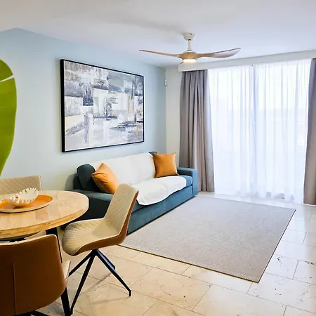 Ocean Vista Elegant Two Bedroom Duplex With Sea Views From Terraces Great Location In Mar 아파트 팔름-마르